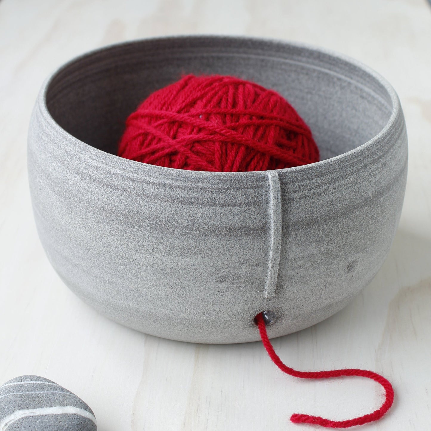 Bol à tricot fait main • Collection Galets tout gris