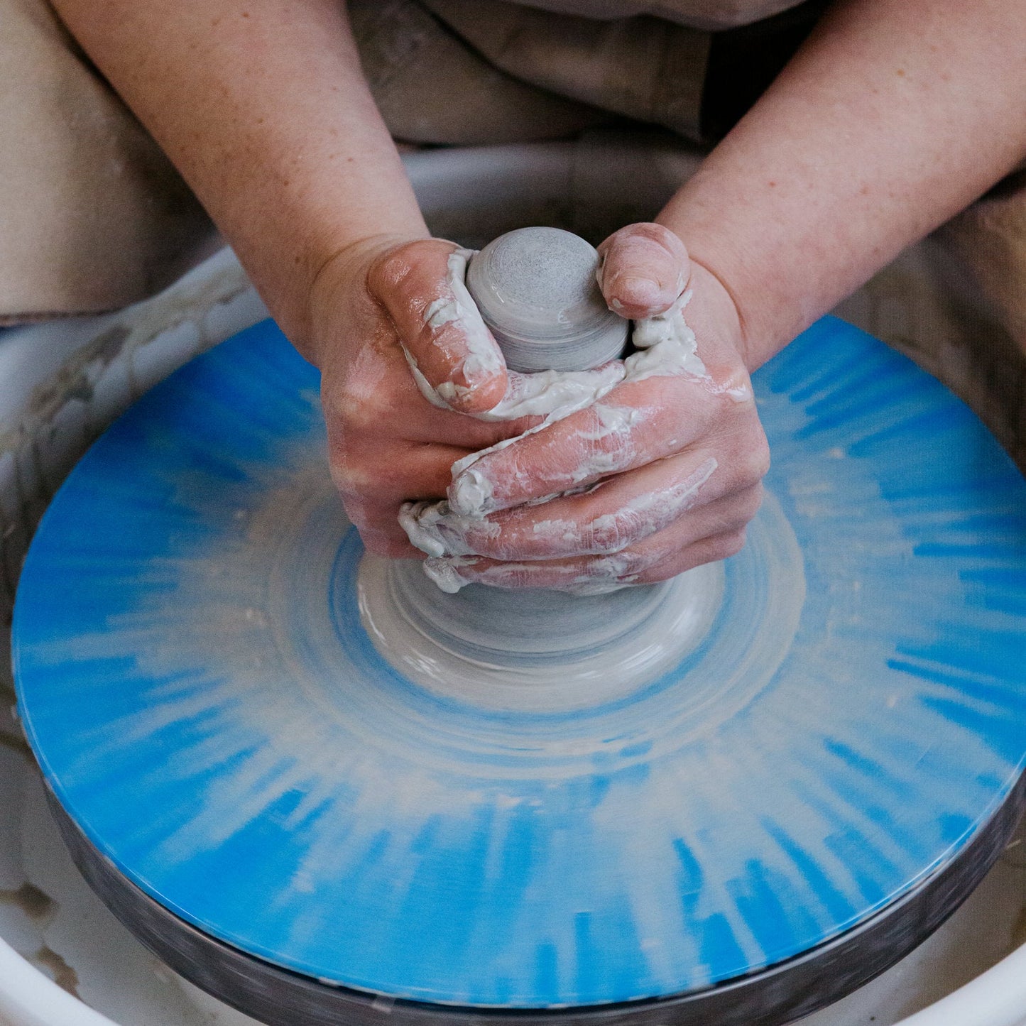 Cours de poterie au tour • Printemps 2026